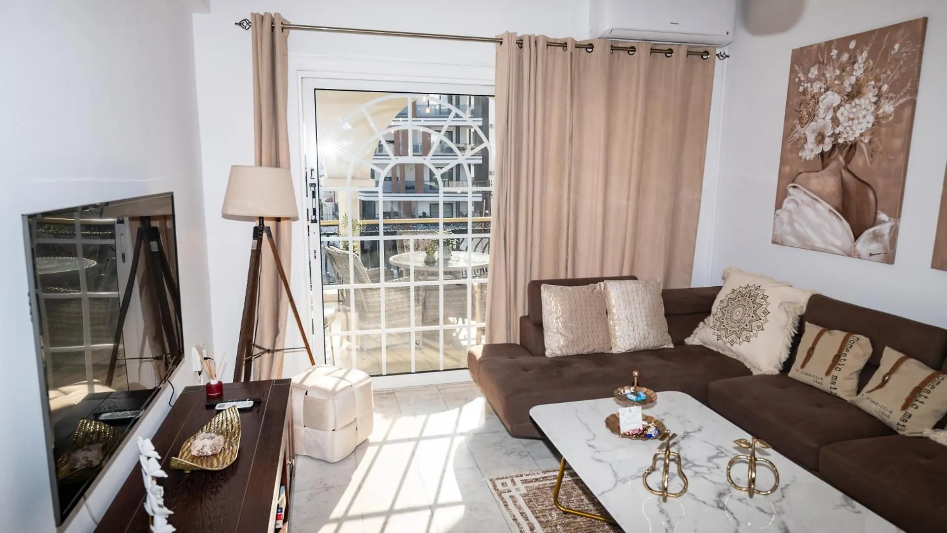 Quattro City Center Apartments Larnaca