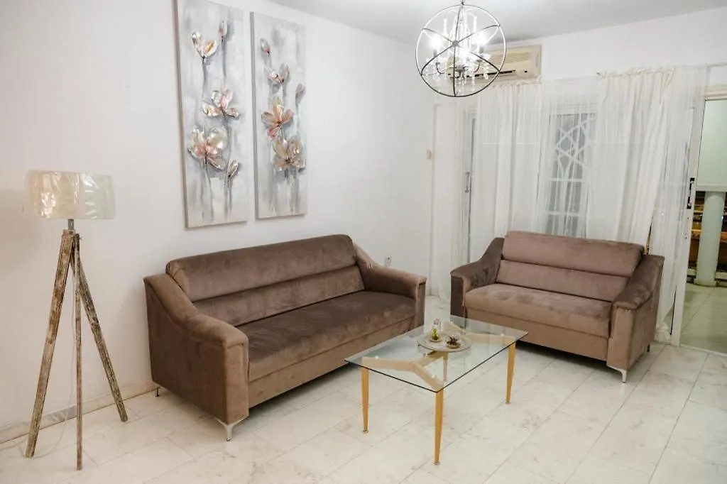 Quattro City Center Apartments Larnaca